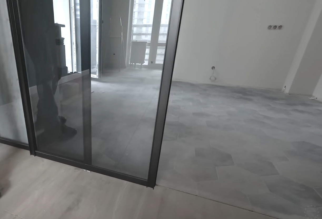 Установка стеклянных раздвижных дверей